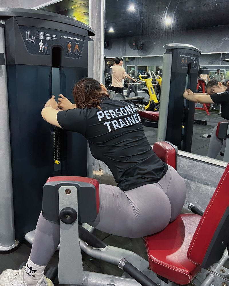 Coach Bích Thủy tập luyện tại phòng gym